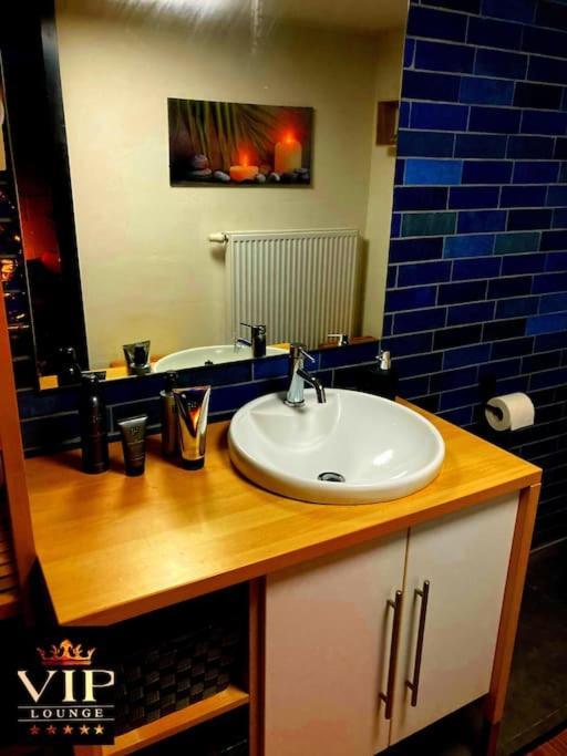 Vip Lounge Appartement Avec Jacuzzi Et Jardin Andenne Exterior photo