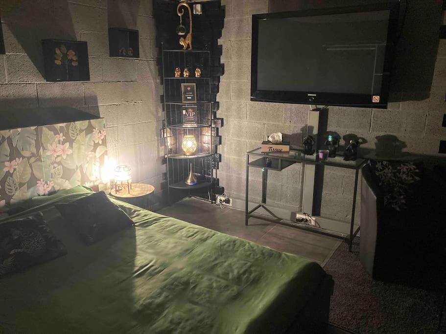 Vip Lounge Appartement Avec Jacuzzi Et Jardin Andenne Exterior photo